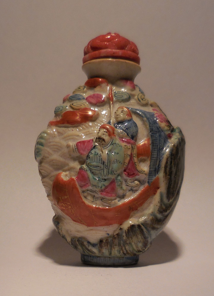 Porcelain Snuff Bottle decorated with scene from the “Great Flood”